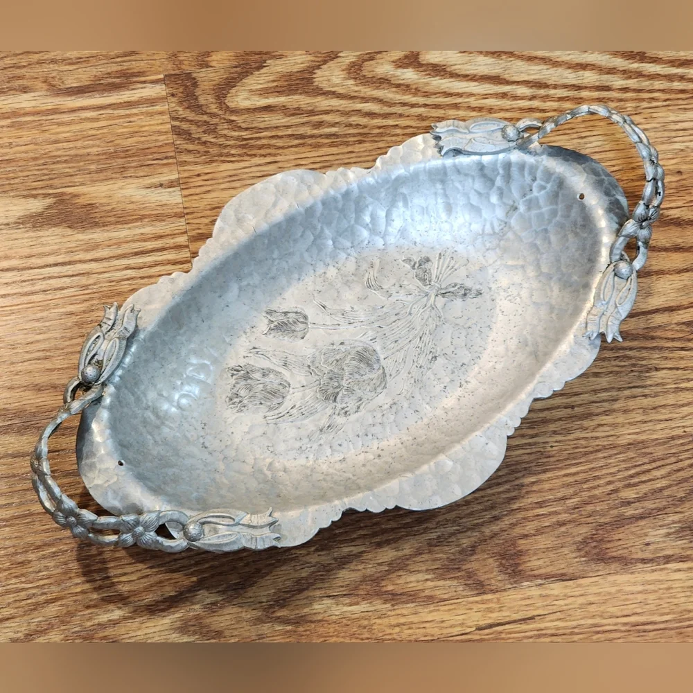 Vintage Hand Wrought Creations By Rodney Kent Aluminum Serving Dish/Bread Tray